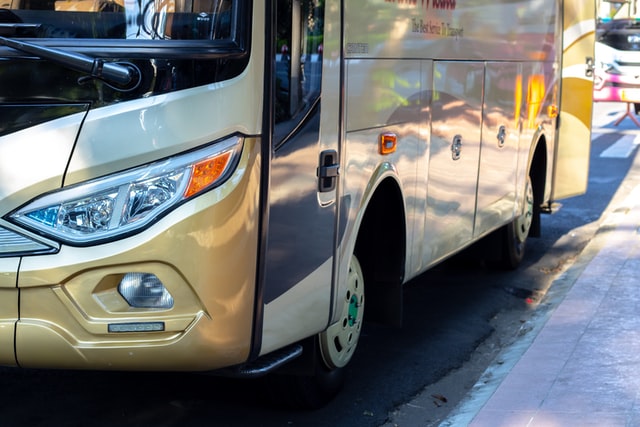 bus czy autokar